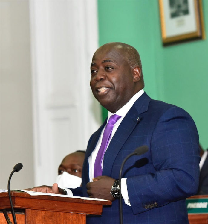 Public Servants to receive Increments says Prime Minister Davis ...